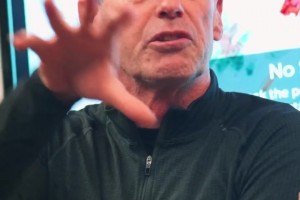 老板也在场！骑士主帅&米切尔赛后激情喊话！！！